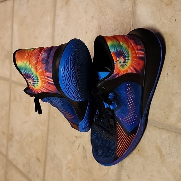 Nike Kyrie Flytrap 5 - Picture 4 of 7